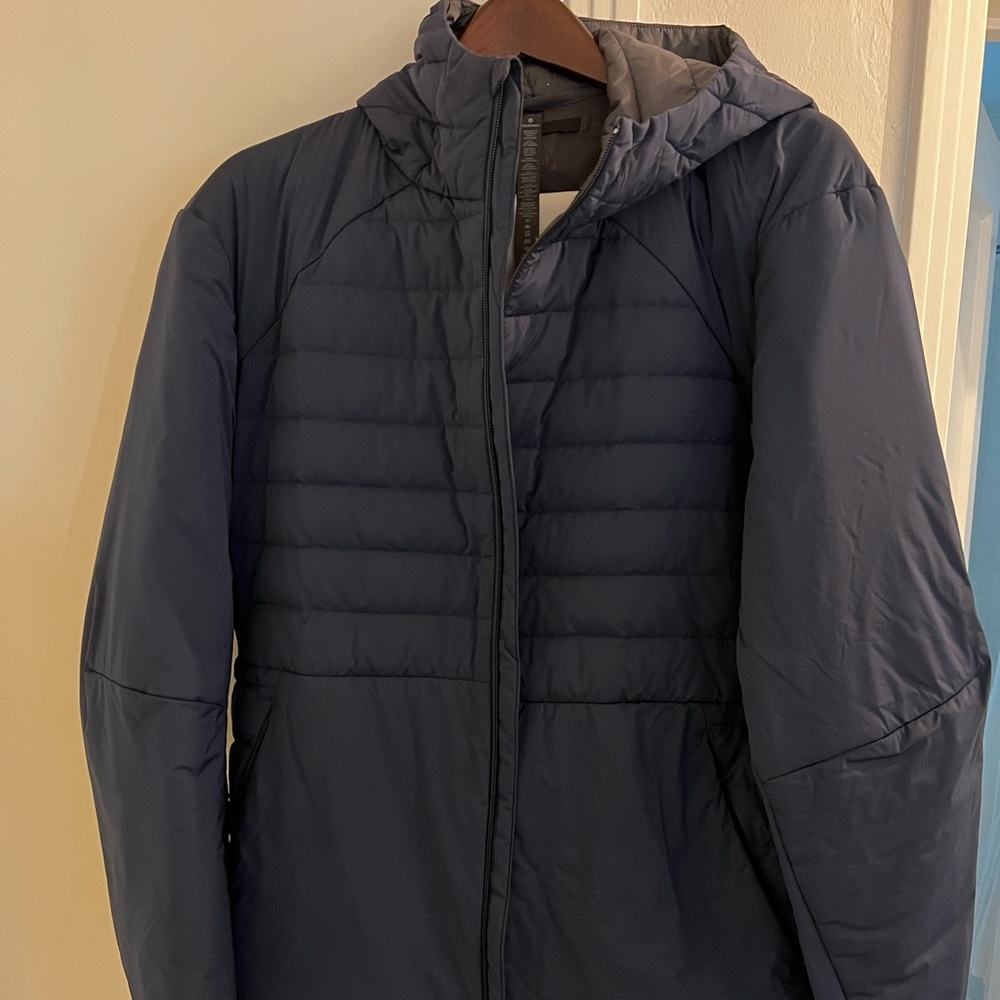 Lululemon men’s puffy jacket with hood, Navy blue
